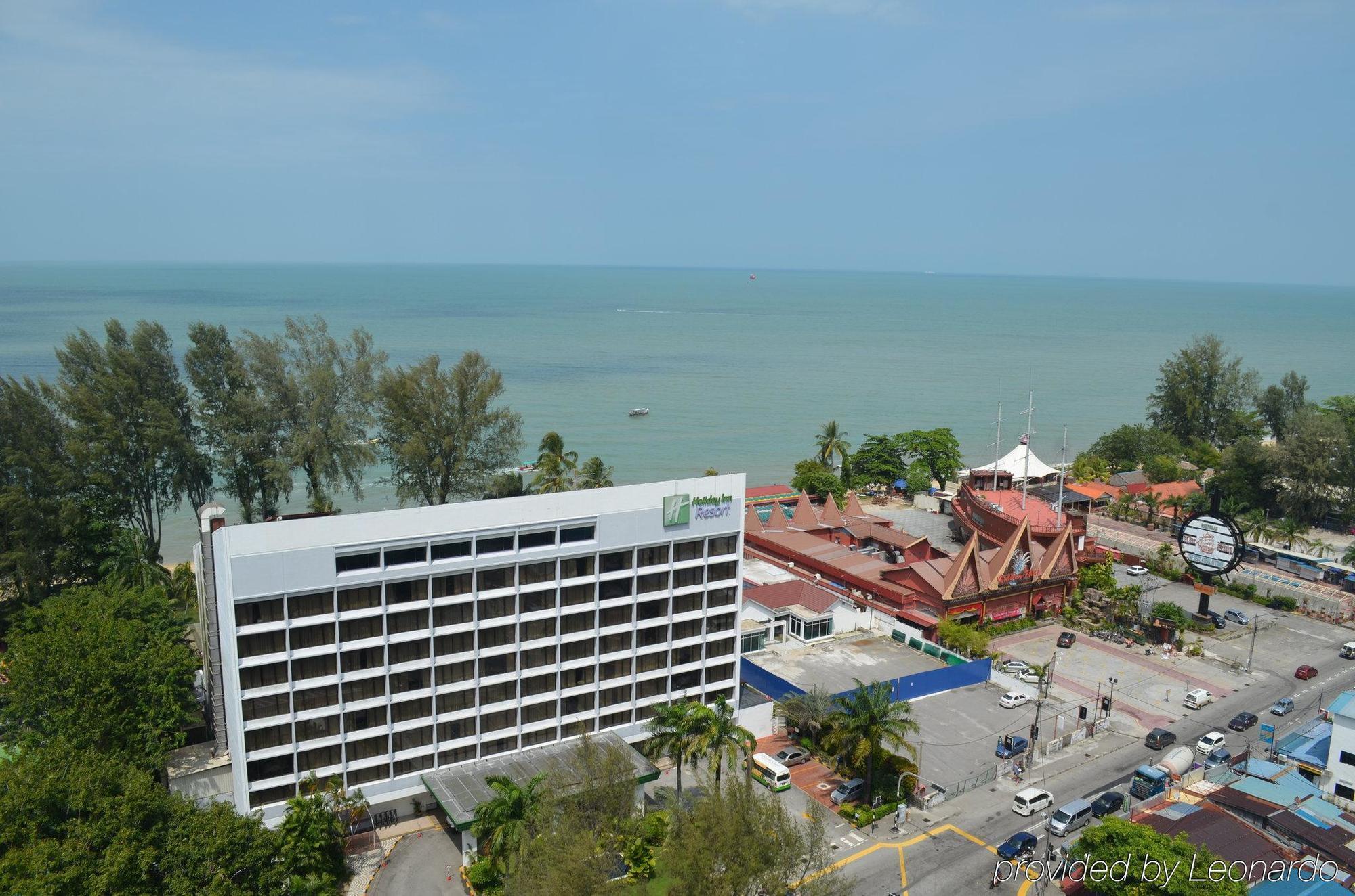 Holiday Inn Resort Penang Batu Ferringhi Esterno foto